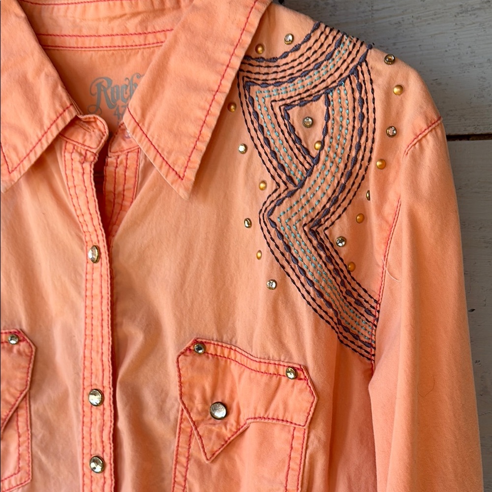 Embellished Peach Button-Up Shirt - Picture 4 of 6